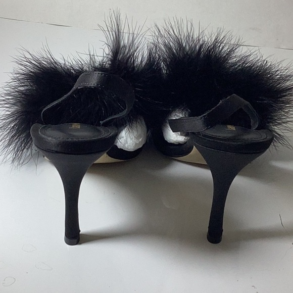 Marilyn Sandal
Larroude
brand: Larroude - Picture 8 of 12